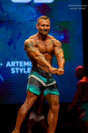 MEN'S PHYSIQUE 174
